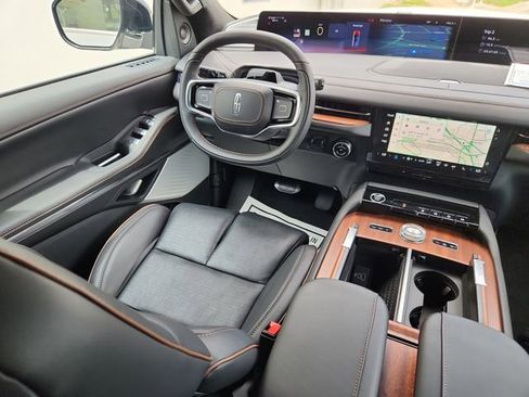 New 2025 Lincoln Navigator Black Label image 10
