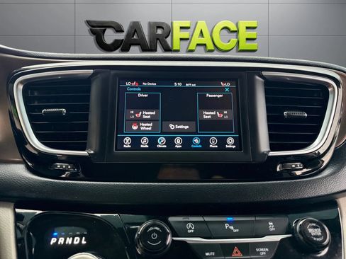 Used 2019 Chrysler Pacifica Touring-L FWD image 32
