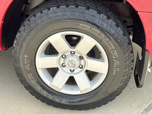 Used 2005 Nissan Titan LE w/ (T01) Tow Pkg RWD image 4