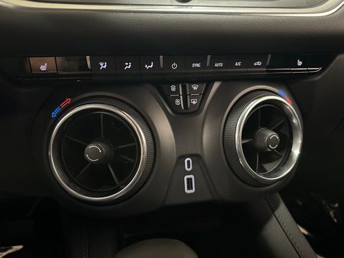 Used 2021 Chevrolet Blazer LT image 27