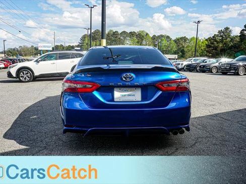 Used 2018 Toyota Camry SE w/ Moonroof Package image 14