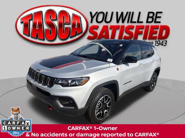Used 2026 Jeep Compass Trailhawk AWD/4WD image 1