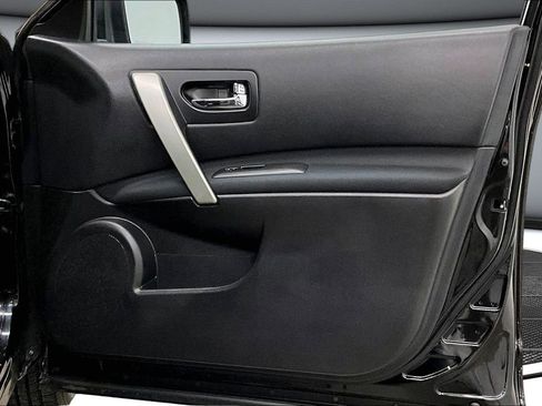 Used 2013 Nissan Rogue S FWD image 24