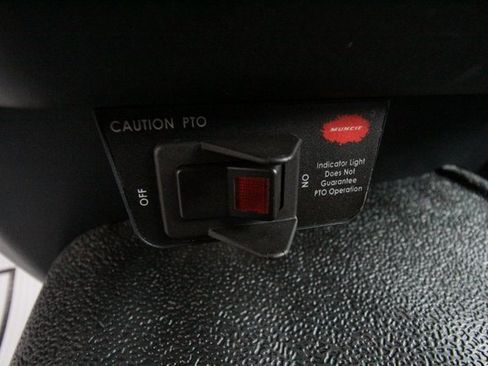 Used 2024 Ford F550 4x4 Regular Cab Super Duty image 28