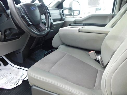 Used 2018 Ford F450 XL w/ XL Value Package image 23