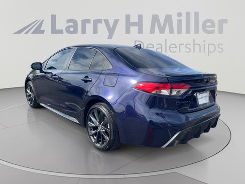 Certified 2026 Toyota Corolla SE w/ SE Package FWD image 3