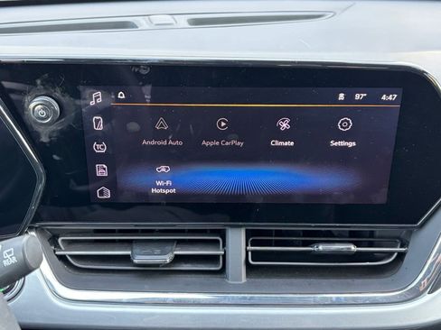 Used 2025 Chevrolet Trax LT image 20