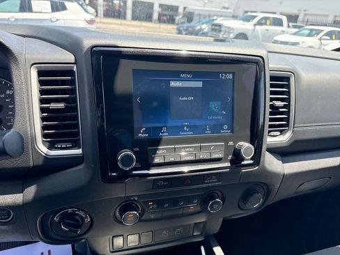 Used 2024 Nissan Frontier SV AWD/4WD image 15