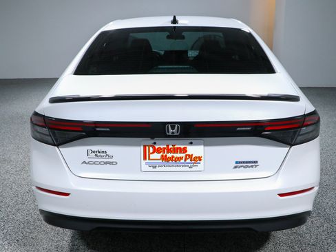 Used 2024 Honda Accord Sport image 8