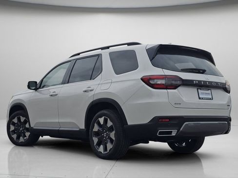New 2026 Honda Pilot Touring image 6