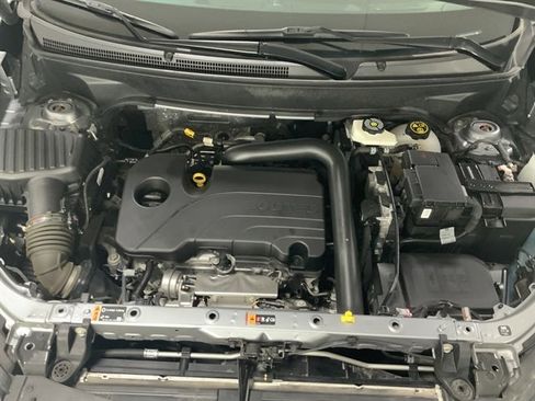Used 2024 Chevrolet Equinox LS AWD/4WD image 4