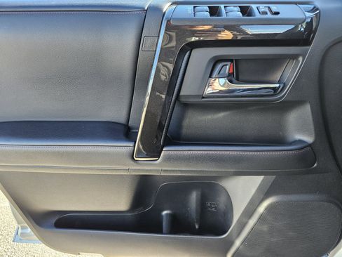 Used 2020 Toyota 4Runner TRD Off-Road image 29