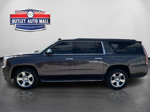 Used 2017 GMC Yukon XL SLE w/ Convenience Package RWD image 6