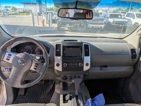Used 2012 Nissan Frontier SV w/ SV Premium Utility Pkg AWD/4WD image 8