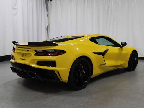 Used 2026 Chevrolet Corvette Z06 RWD image 9