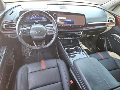 Used 2024 Chevrolet Traverse RS image 18