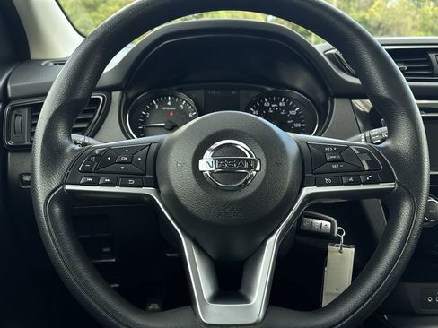 Used 2019 Nissan Rogue Sport S image 15