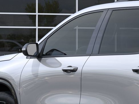 New 2026 Chevrolet Traverse RS w/ LPO, Floor Liner Package FWD image 36