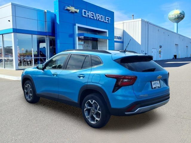 Used 2026 Chevrolet Trax LT w/ LT Convenience Package FWD image 6