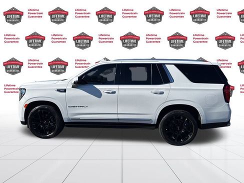 Used 2022 GMC Yukon Denali w/ Denali Premium Package image 8