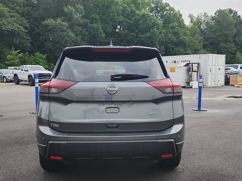 Used 2024 Nissan Rogue SV FWD image 4