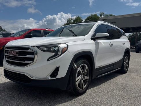 Used 2020 GMC Terrain SLT w/ Preferred Package FWD image 2
