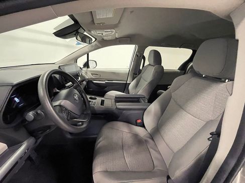 Used 2024 Toyota Sienna LE FWD image 20