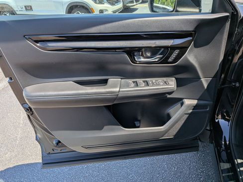 Used 2025 Honda CR-V EX-L image 12