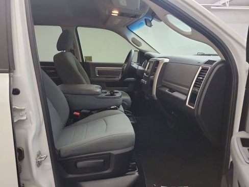 Used 2019 RAM 1500 Classic SLT image 29