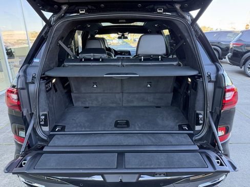 Used 2019 BMW X7 xDrive50i w/ M Sport Package image 9