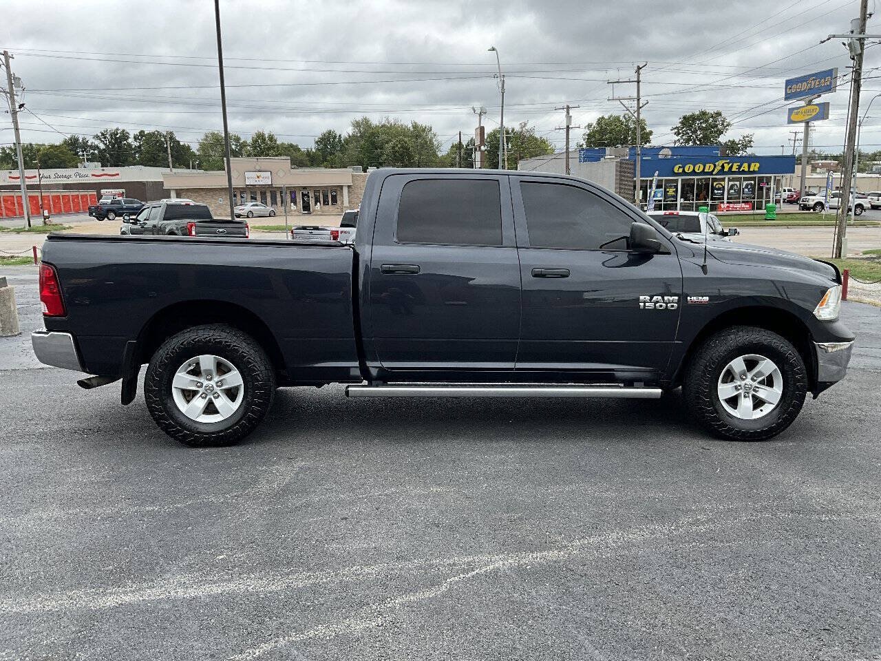 Used 2017 RAM 1500 ST w/ SXT Appearance Group AWD/4WD image 7