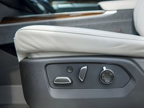 New 2026 Cadillac Escalade Platinum Sport w/ LPO, Floor Liner Package AWD/4WD image 18
