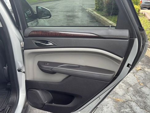 Used 2011 Cadillac SRX Luxury image 19