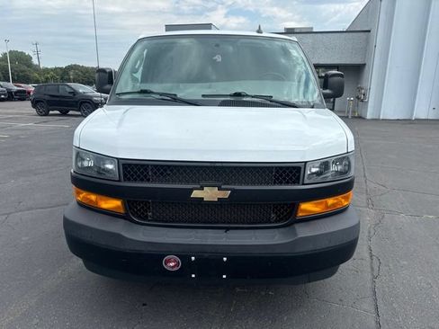 Used 2021 Chevrolet Express 2500 w/ Driver Convenience Package RWD image 2