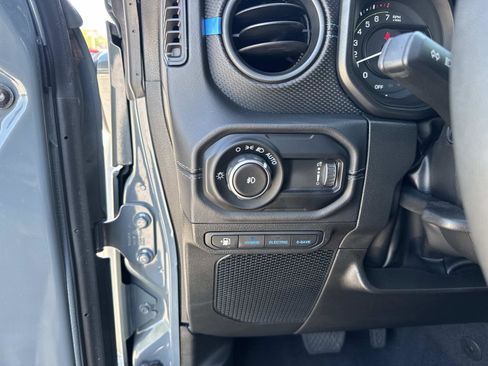 Used 2025 Jeep Wrangler Unlimited Rubicon 4xe w/ Safety Group AWD/4WD image 31