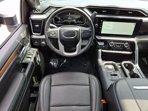 Used 2024 GMC Sierra 2500 Denali w/ Technology Package AWD/4WD image 12