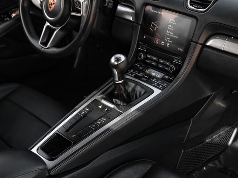 Used 2021 Porsche 718 Cayman RWD image 16
