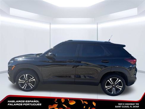 Used 2024 Chevrolet TrailBlazer LT w/ Convenience Package AWD/4WD image 2