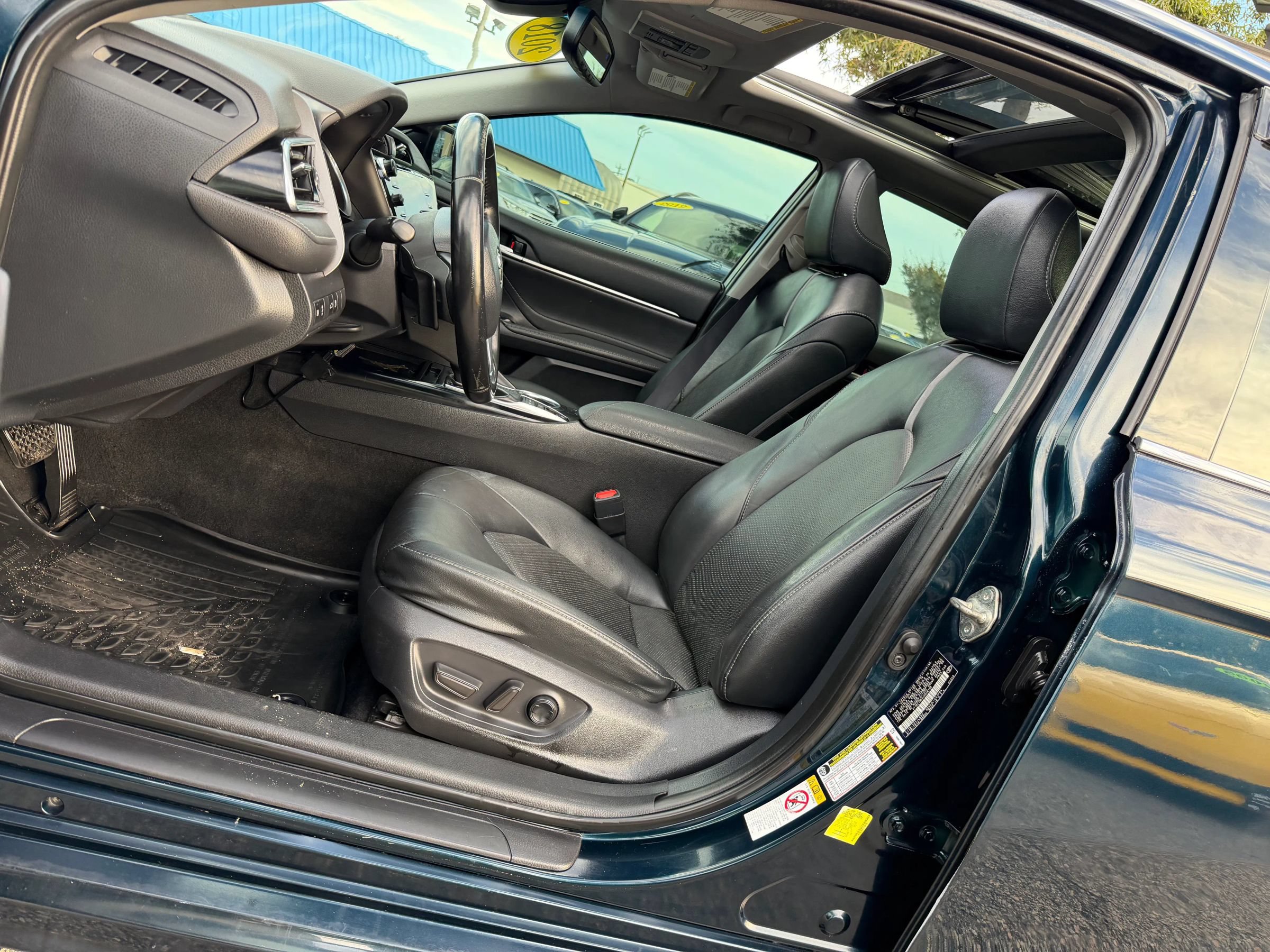 Used 2018 Toyota Camry XSE FWD image 14