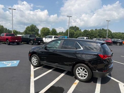 Used 2023 Chevrolet Equinox LT AWD/4WD image 9