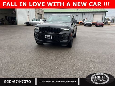 New 2025 Jeep Grand Cherokee Limited w/ Luxury Tech Group II image 4