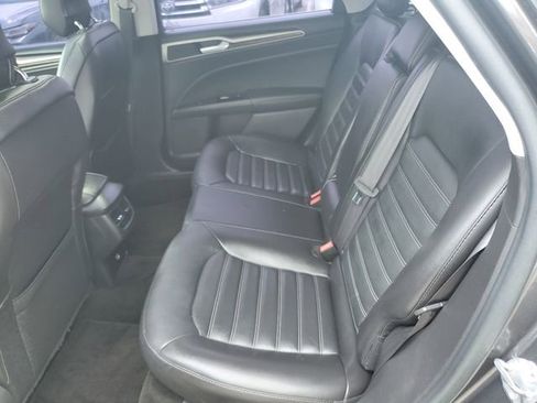 Used 2015 Ford Fusion SE w/ Equipment Group 202A FWD image 25