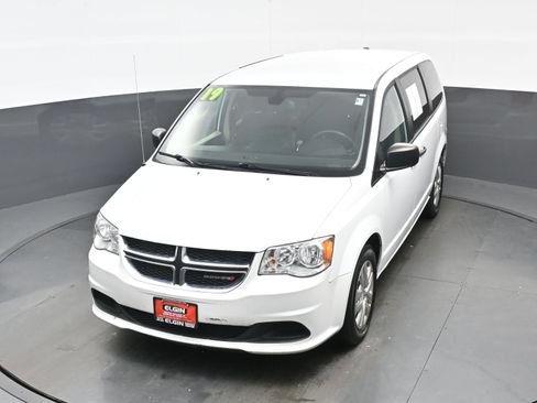 Used 2019 Dodge Grand Caravan SE w/ UConnect Hands-Free Group FWD image 37