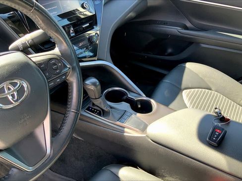 Used 2024 Toyota Camry SE w/ Convenience Package image 15