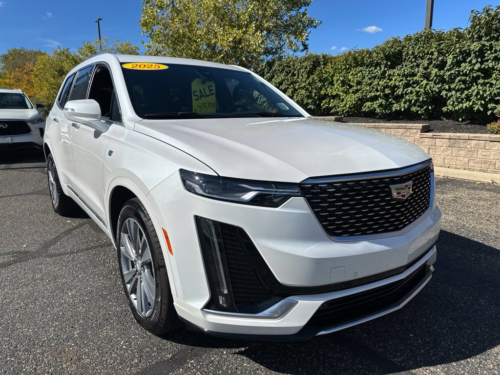 Used 2025 Cadillac XT6 Premium Luxury w/ LPO, Floor Liner Package AWD/4WD image 18