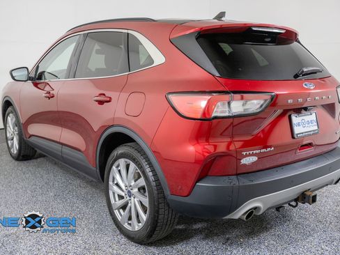 Used 2021 Ford Escape Titanium w/ Titanium Elite Package AWD/4WD image 5
