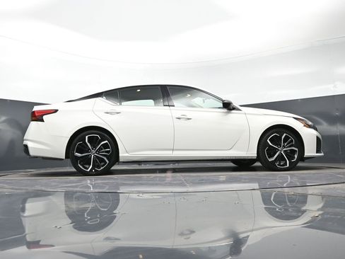 Used 2024 Nissan Altima 2.5 SR FWD image 20