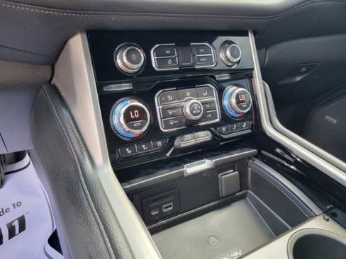 Used 2021 GMC Yukon Denali w/ Denali Ultimate Package AWD/4WD image 19