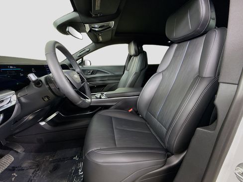 Used 2025 Cadillac Lyriq Sport image 22