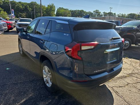 Used 2024 GMC Terrain SLE AWD/4WD image 6